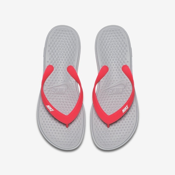 girls nike flip flops